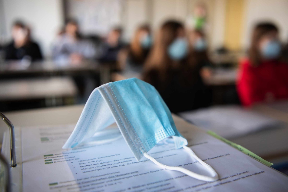 In Mecklenburg-Vorpommern müssen Schüler ab Montag keine Masken während des Unterrichts tragen.
