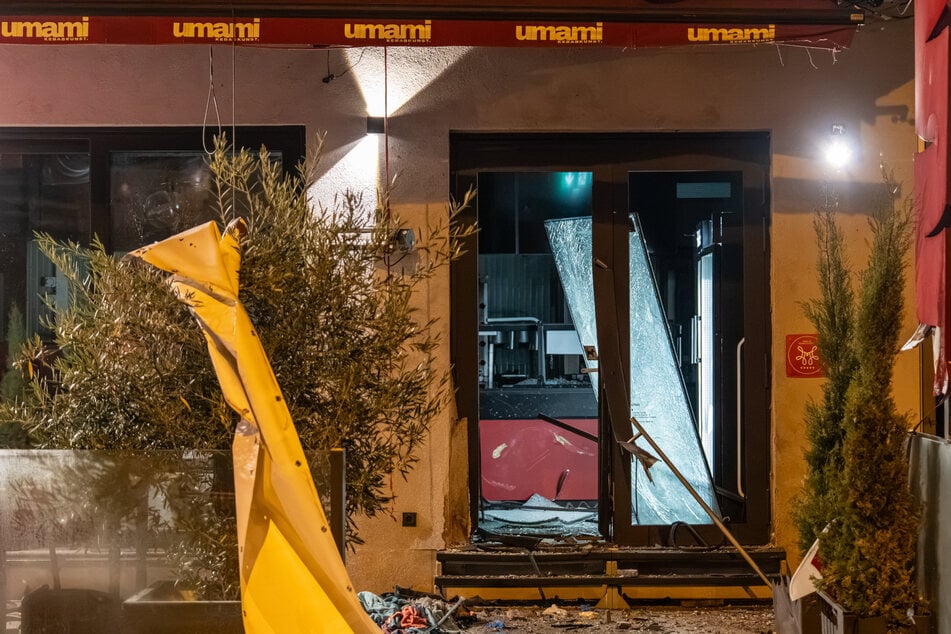 Nächtliche Explosion in gehyptem Döner-Hotspot! Polizei steht vor einem Rätsel