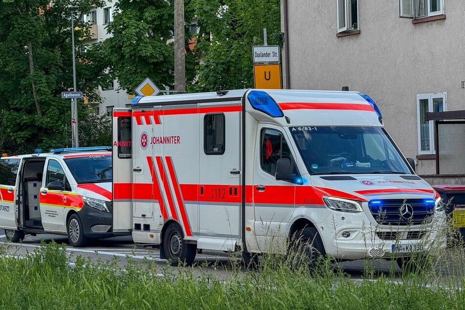Die Rettungskräfte konnten das 66-jährige Opfer nicht retten, der Mann erlag noch am Tatort seinen schweren Verletzungen.