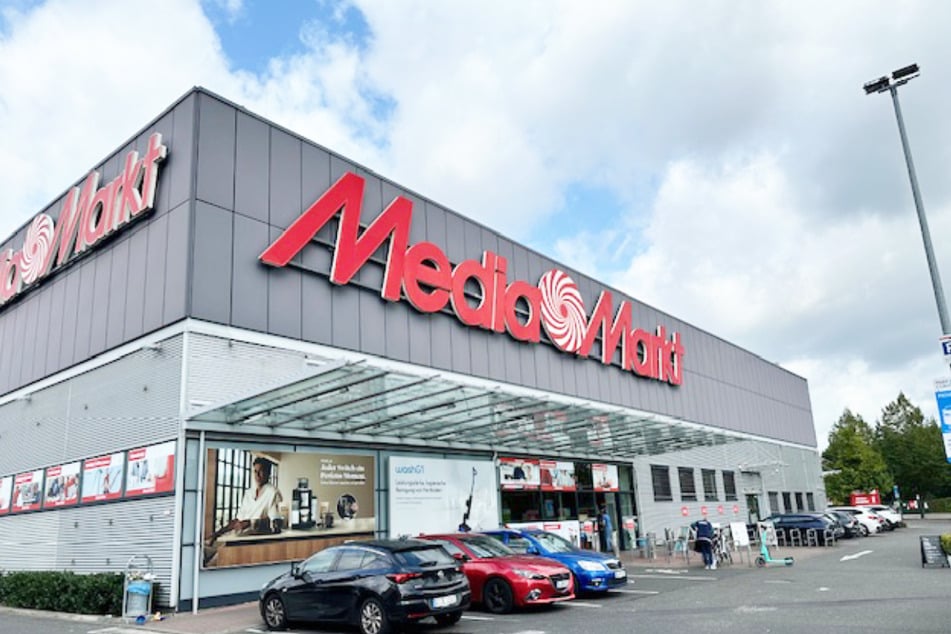 MediaMarkt Düsseldorf-Metrostraße auf der Metrostraße 16.