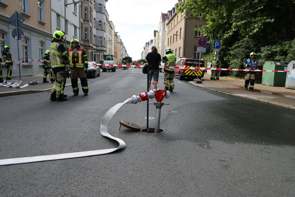 Drei Wohnhäuser wurden evakuiert, da im Kellerbereich eine erhöhte Gaskonzentration gemessen wurde.