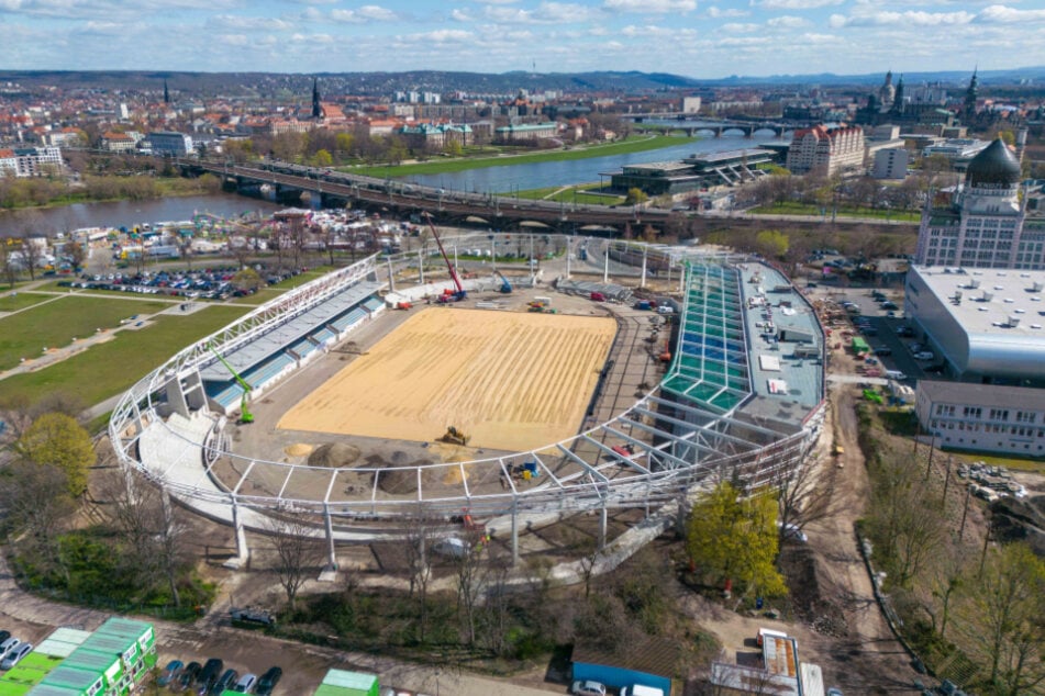 Der Rohbau steht: das "neue" Steyer-Stadion von oben betrachtet.