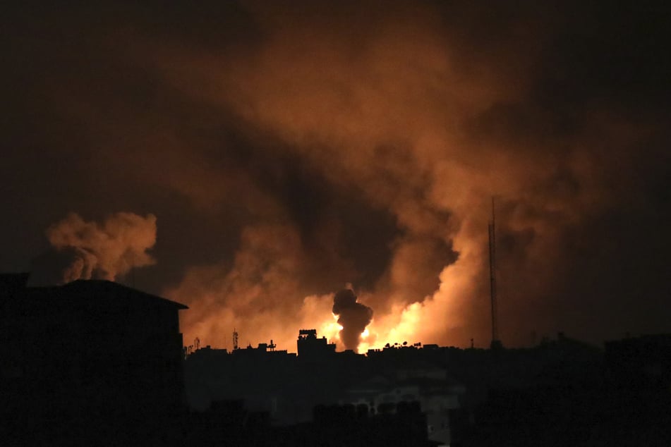 Am Abend ereigneten sich Explosionen im nördlichen Gazastreifen, verursacht durch israelische Luftangriffe.
