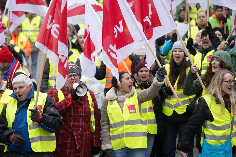 Für Freitag: Verdi kündigt massive Warnstreiks im Nahverkehr an!