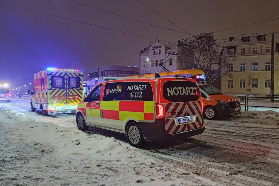 Nach dem Angriff wurde der Mann verletzt ins Krankenhaus gebracht.