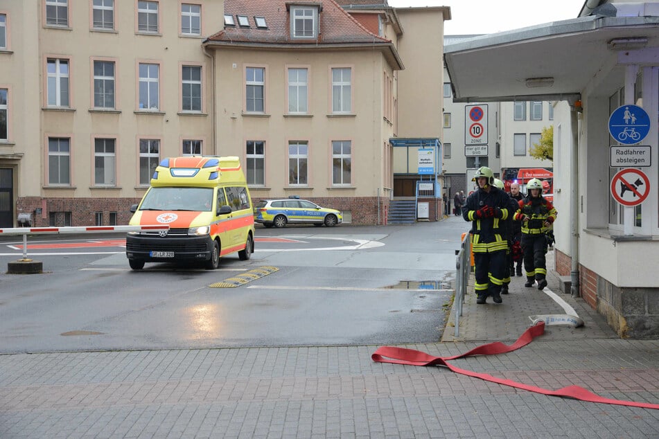 Die Zittauer Feuerwehr wurde aufgrund eines Schwelbrands zum Klinikum Oberlausitzer Bergland alarmiert.