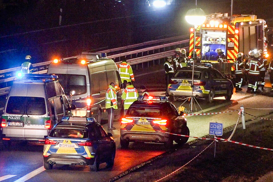 Zwei Polizisten sterben nach Unfall auf A6: Auto schleudert in Absicherug