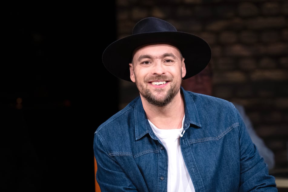 Max Mutzke (44) hat zum ersten Mal und exklusiv einen ganz besonderen Weihnachtszauber zusammengestellt: "Schöne Bescherung" feiert am 22. Dezember in Hamburg Premiere.