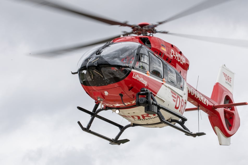 Schrecklicher Unfall auf der Bundesstraße: Zwei Tote, mehrere Verletzte