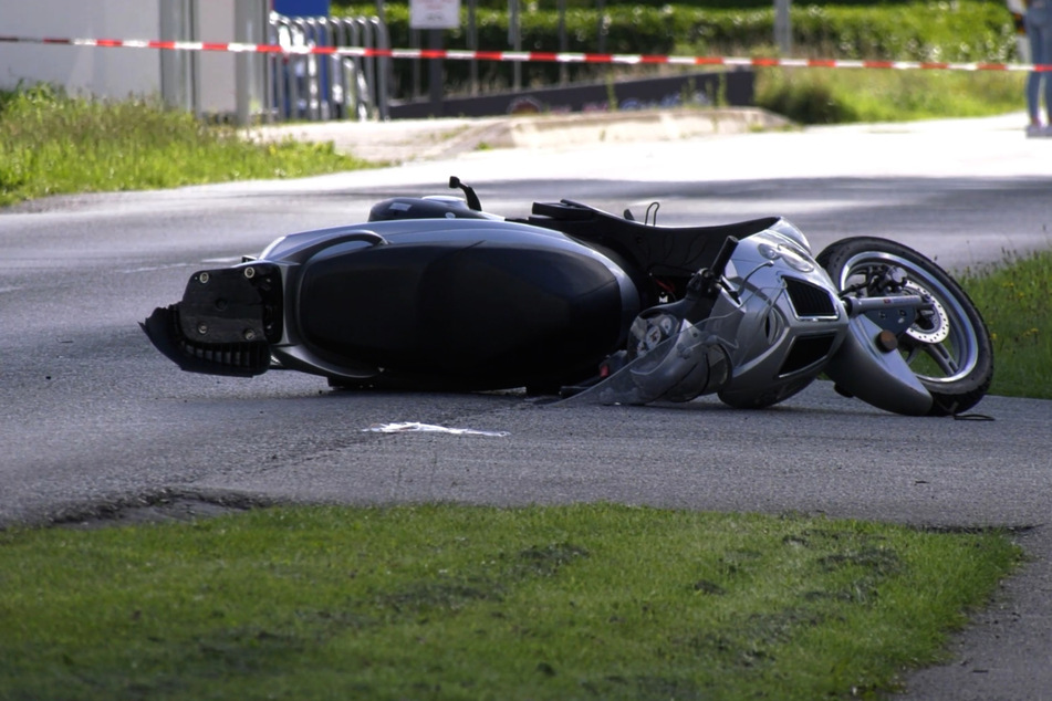 Der 64 Jahre alte Motorradfahrer erlitt bei dem Unfall tödliche Verletzungen.