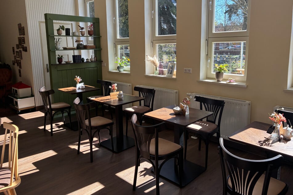 Neben einem gemütlichen Verkaufsraum gibt es auch einen Freisitz.