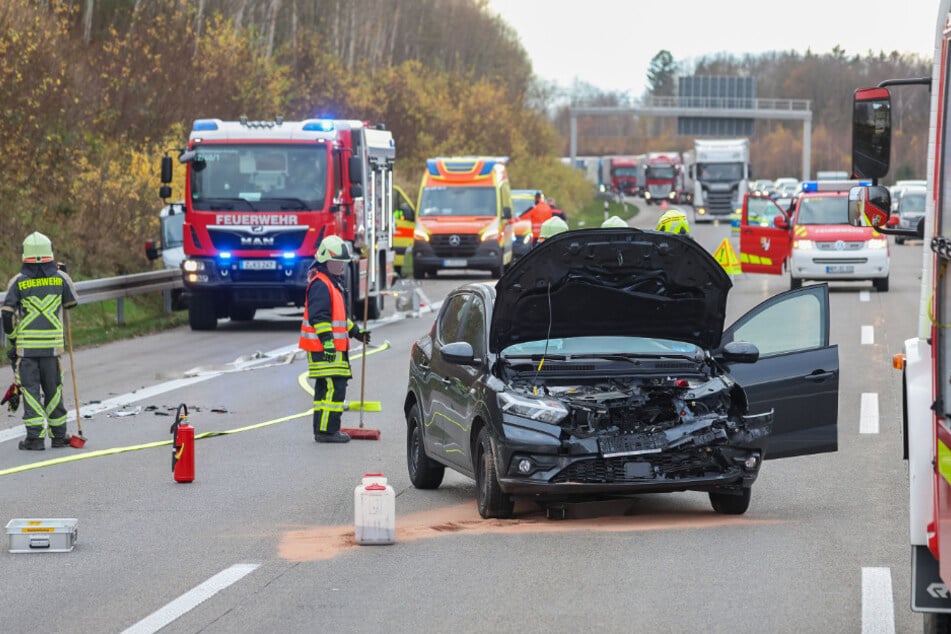 Nur kurze Zeit später krachte ein Dacia-Fahrer auf einen Lastwagen.