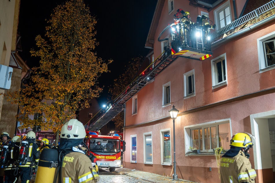 Feuerwehr macht Horror-Fund in Brandwohnung: "Konnten die Person nur noch für tot erklären"
