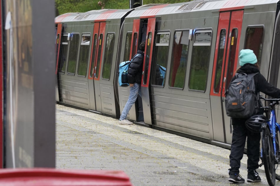 hvv-Störungen: Defektes Stellwerk legt U-Bahn lahm