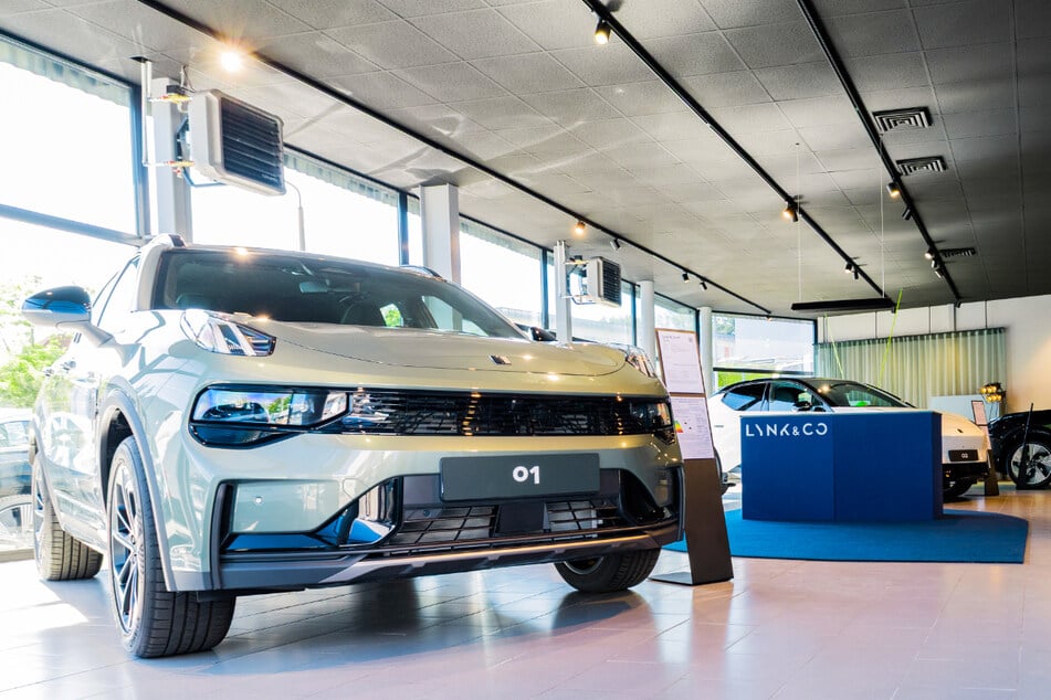 Der Plug-In-Hybrid Lynk &amp; Co 01 Core besticht mit modernem Design.