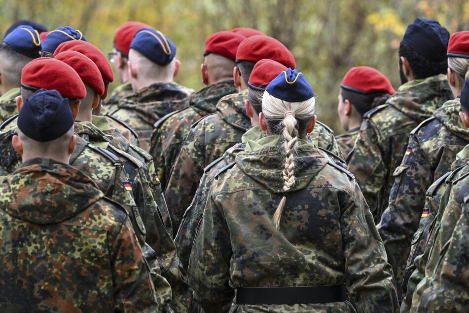 Der DJ spielte die erste Strophe des Deutschlandliedes ab.