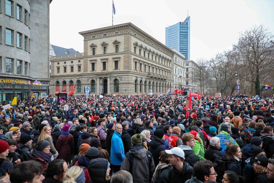 Der Polizei zufolge waren 9000 Teilnehmer vor Ort, die Organisatoren sprechen von 15.000.