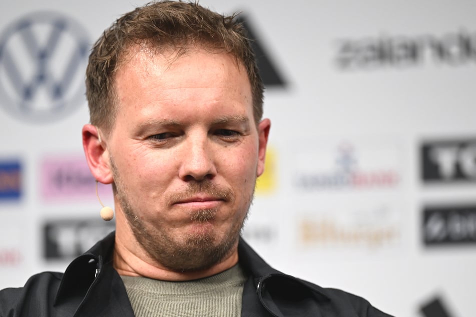 Julian Nagelsmann (38) nimmt Manuel Neuer eher aufgrund von Verdiensten und seiner Persönlichkeit mit.