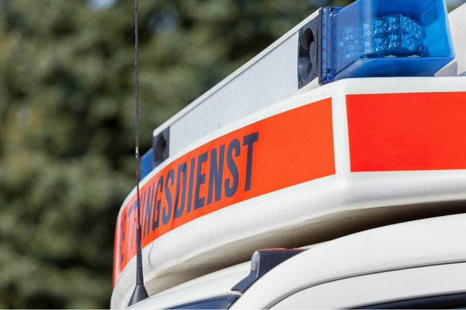 In Chemnitz wurde ein Junge von einem Auto erfasst und schwer verletzt. (Symbolbild)