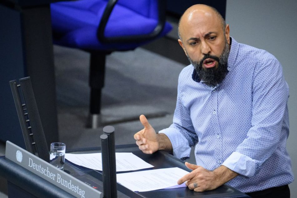 "Grüße mit Respekt": Ferat Koçak gerät wegen Chat mit Remmo-Sohn unter Druck