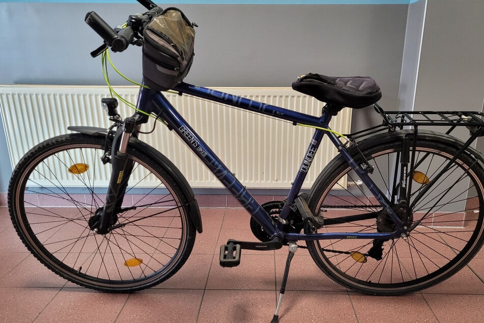 Auf diesem Fahrrad war ein Mann unterwegs, der bei einem Unfall schwer verletzt wurde.