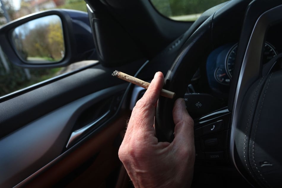 Joint am Steuer: Fahrten unter Einfluss von Cannabis steigen seit der Teillegalisierung. (Symbolfoto)