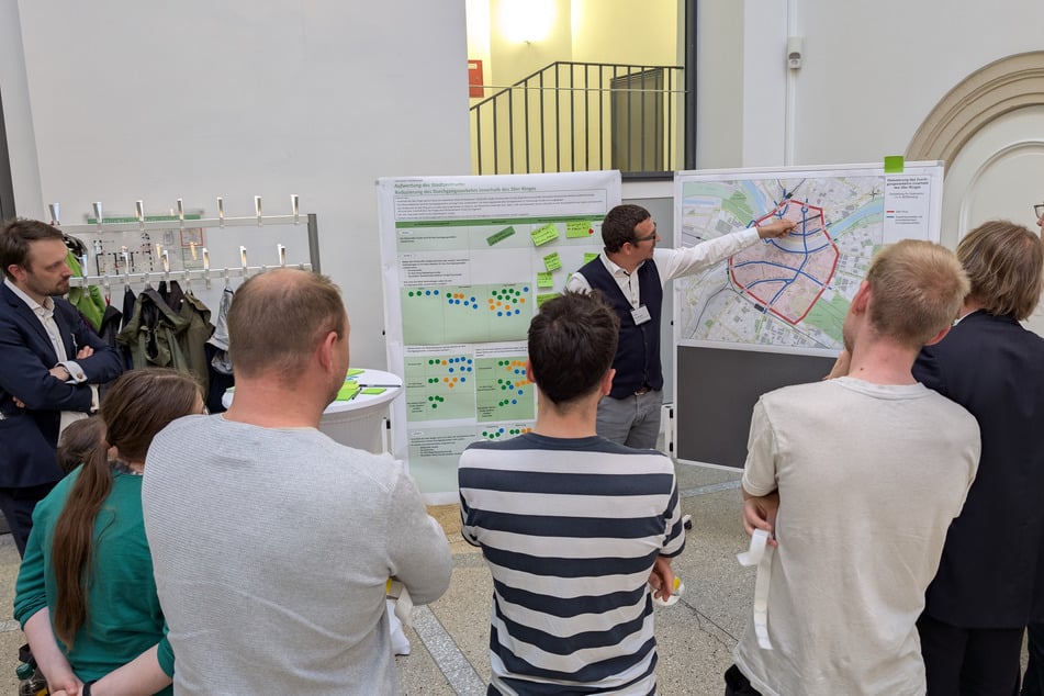 Breite Bürgerbeteiligung: Die Teilnehmer des MOBIdialogs während einer der Sitzungen.