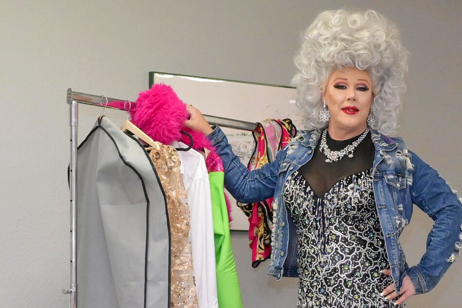 Dresden: Travestie im Alberthafen: Elke Winter ist zurück