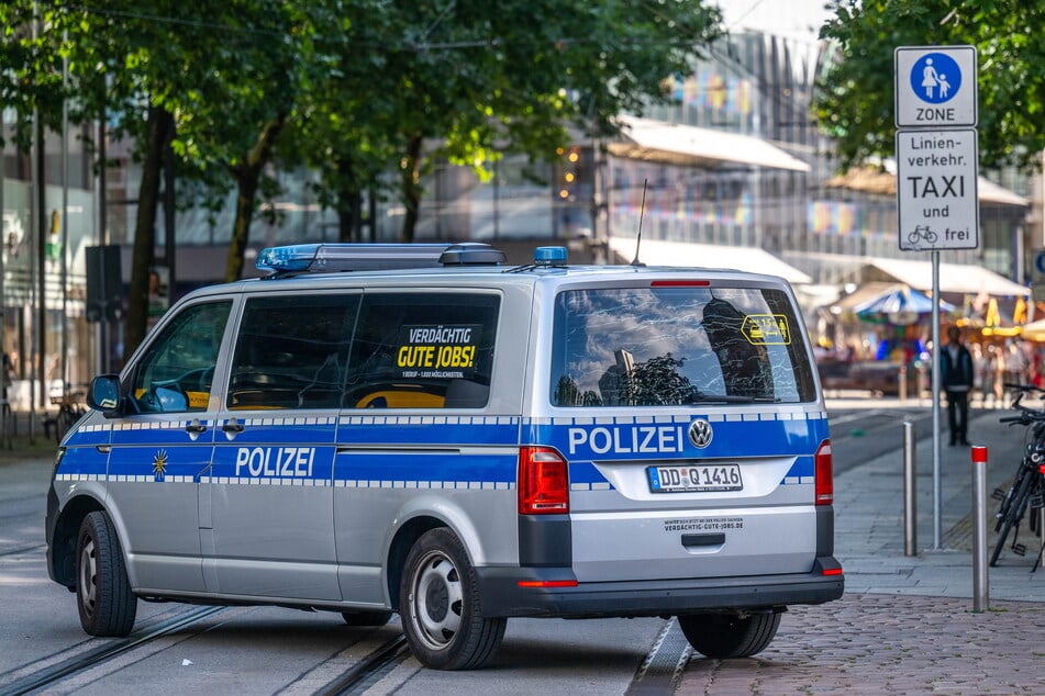 Die Polizei sucht weiterhin nach den drei Tätern.