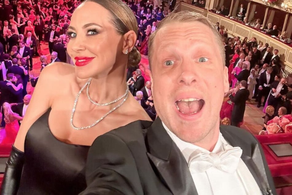 Sandy Meyer-Wölden (43) und Oliver Pocher (48) kehren mit einem Live-Podcast auf die große Bühne zurück.