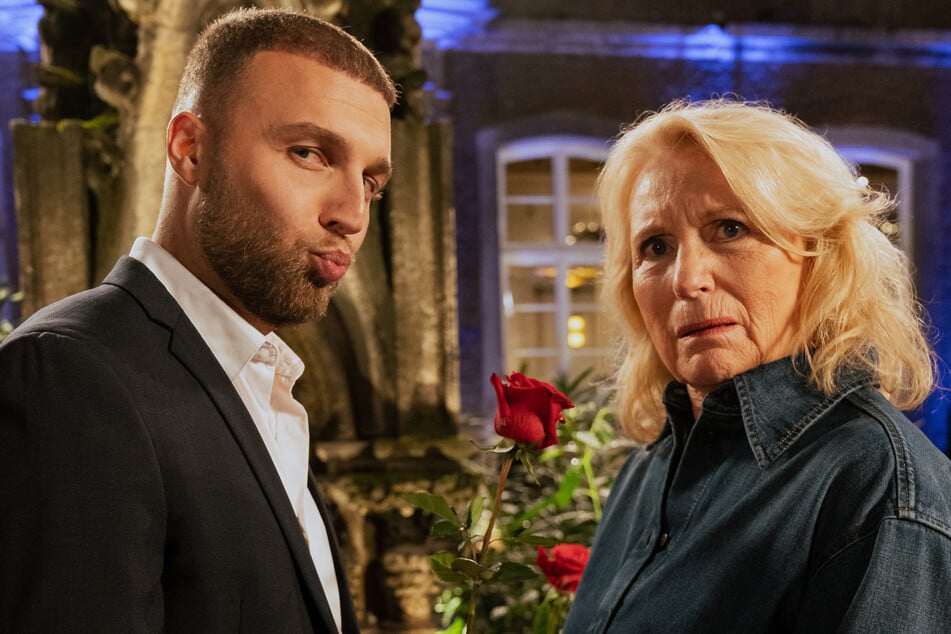 In der Satire-Comedy "Kroymann" durfte Filip Pavlović (31) schon einmal Bachelor-Luft schnuppern.