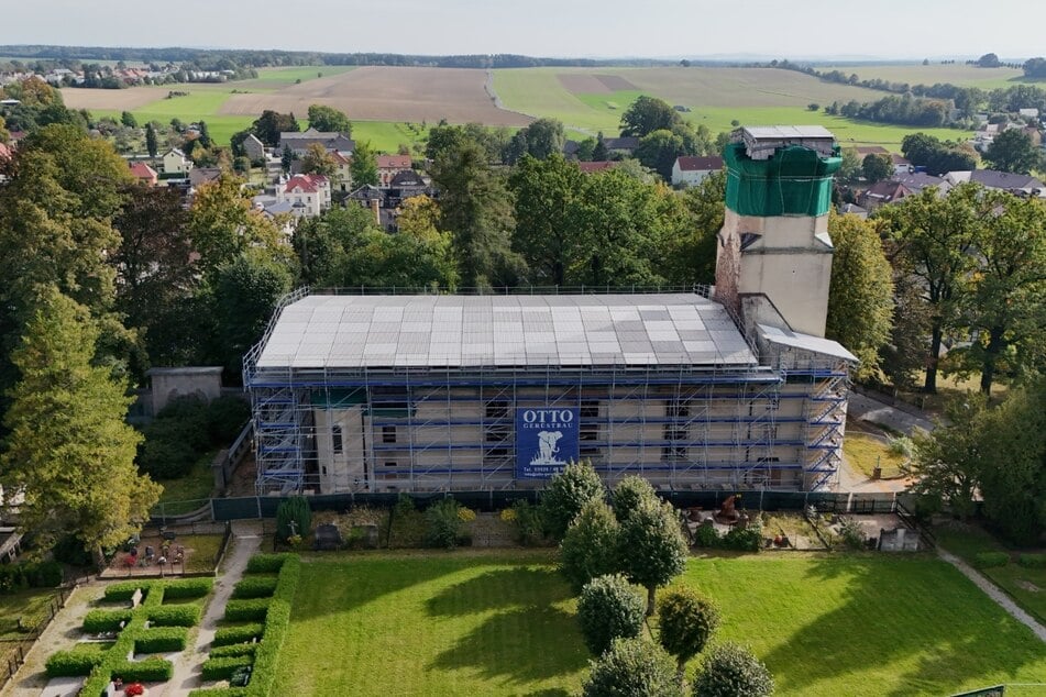 Der Wiederaufbau der abgebrannten Kirche in Großröhrsdorf könnte bald starten.