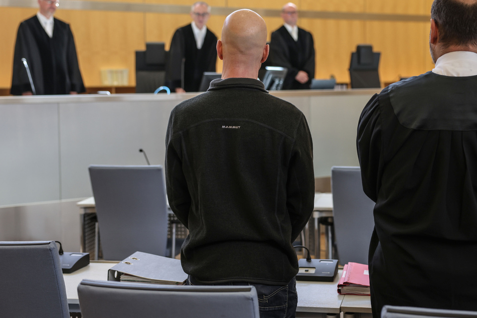 Spionage-Prozess in Düsseldorf: Bundeswehroffizier soll dreieinhalb Jahre hinter Gitter