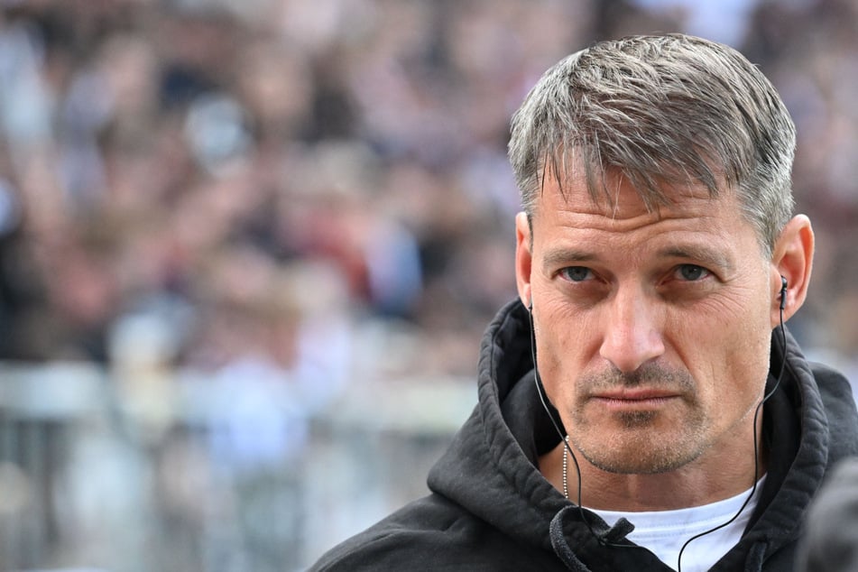 St. Paulis Trainer Alexander Blessin (52) freut sich auf ein Wiedersehen mit einem Bremer Trio.