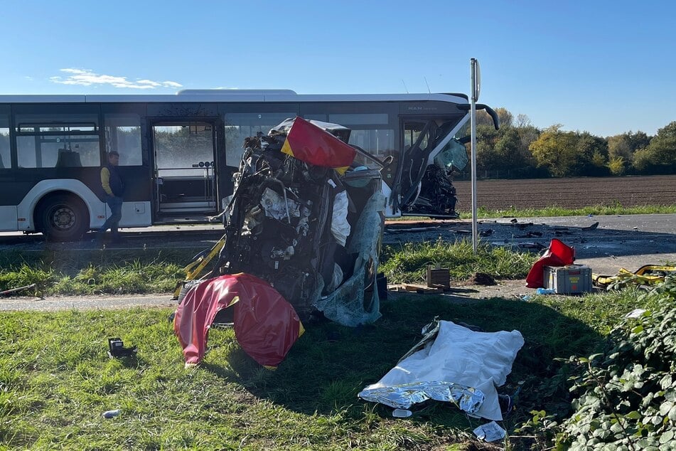 Der 80-jährige VW-Fahrer überlebte den Unfall nicht.