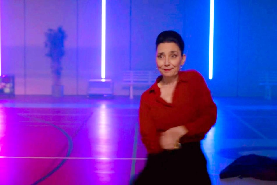 Simone tanzt im Steinkamp-Zentrum.