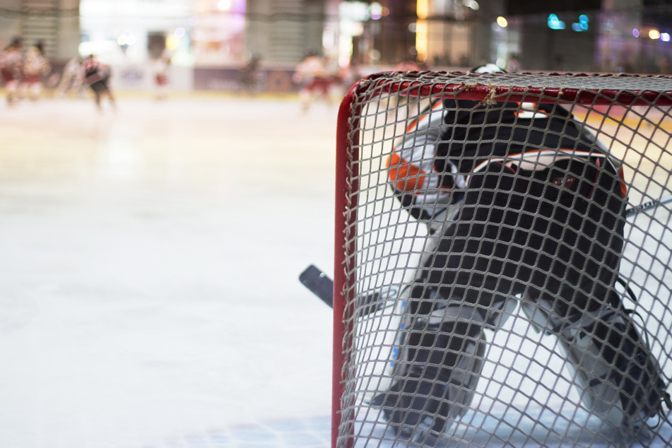 Bengalos und Sachbeschädigung: Eishockey-Derby hat rechtliches Nachspiel