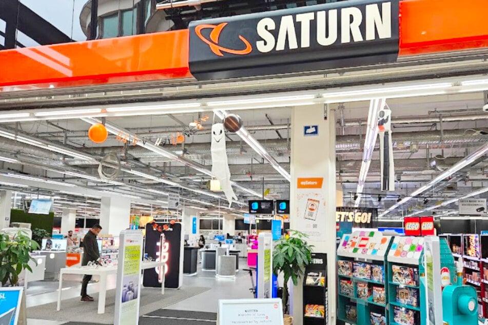 Saturn in Berlin-Schloßstraße (Boulevard Berlin).