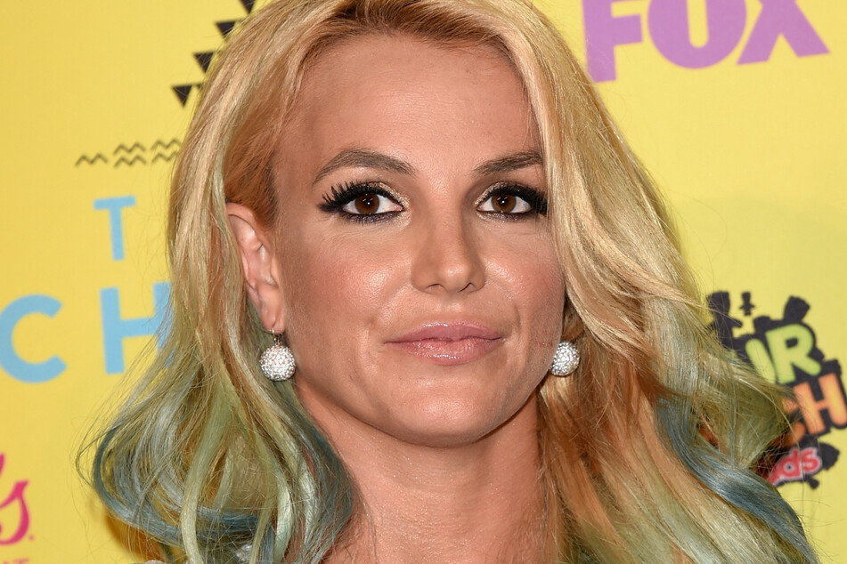 Britney Spears has apparently been depending on her new boyfriend after the pair's hotel incident.