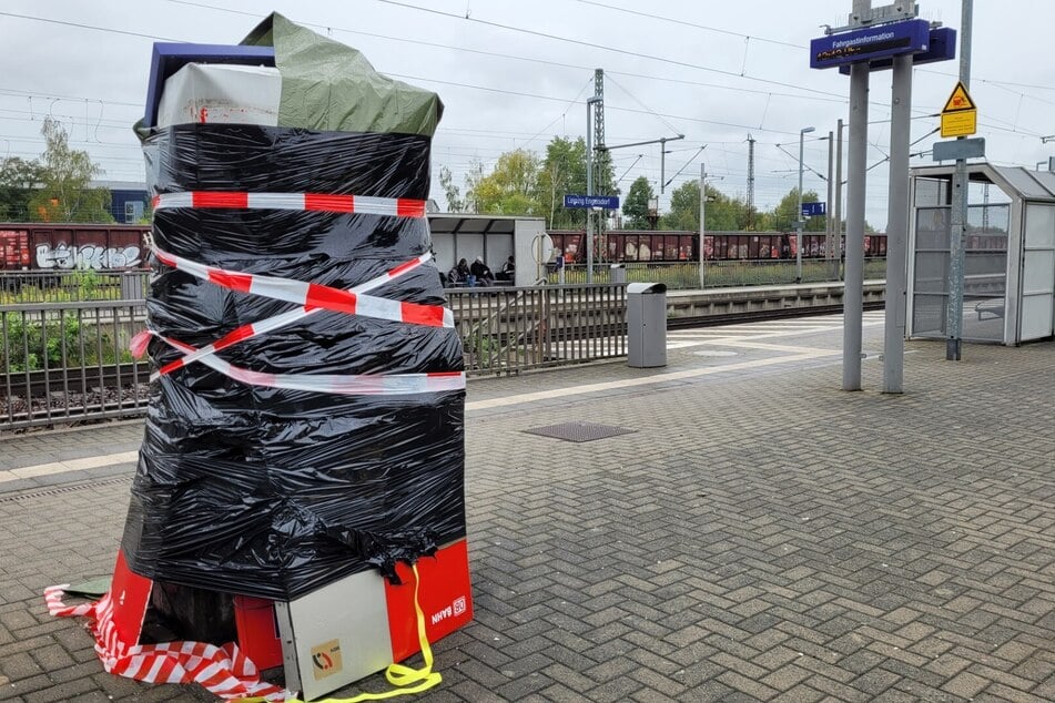 Derzeit ist unklar, ob die Täter an das Geld kamen.