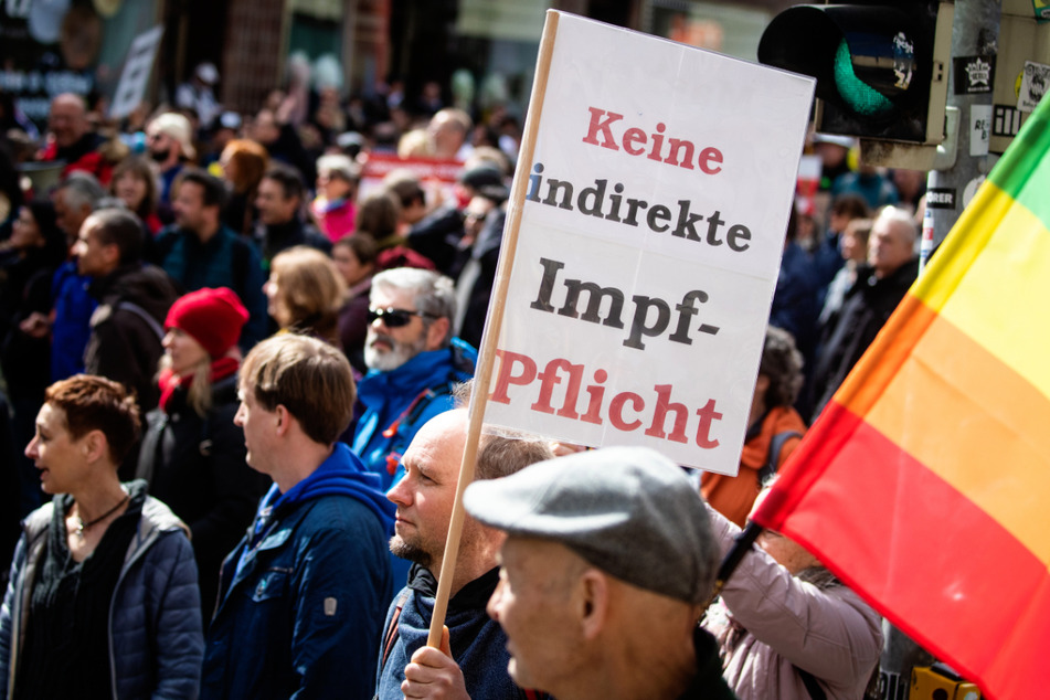 Impfgegner demonstrieren in Stuttgart. (Archivbild)