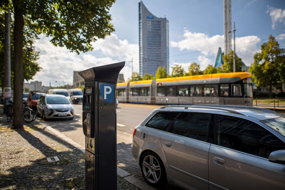 In Leipzig ist das Parken im Zentrum teurer als in Dresden, außerhalb ist es günstiger.