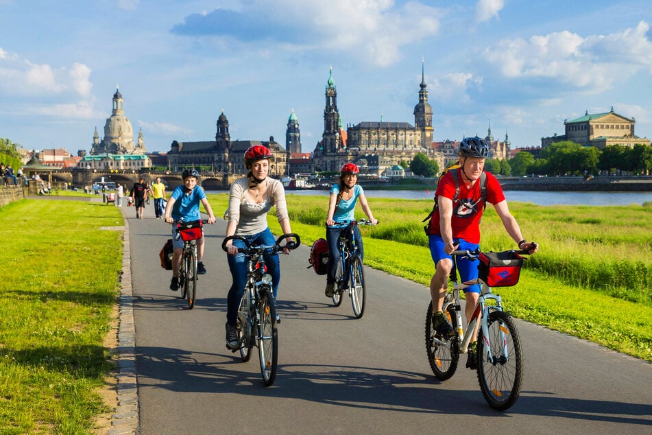 Der Elberadweg durchquert schöne Landschaften und tolle Städte, z. B. auch Dresden.