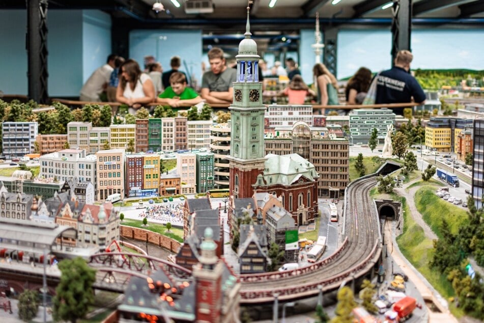 Viel zu entdecken gibt es im Miniatur Wunderland Hamburg - z. B. die größte Modelleisenbahn der Welt.