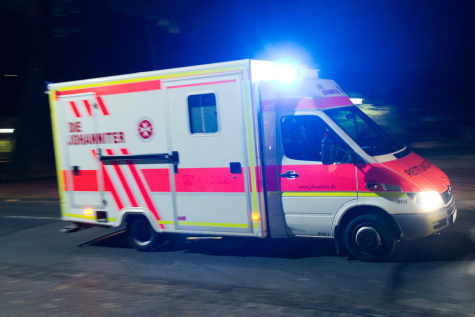 In der Nacht zu Samstag ist ein 62-Jähriger bei Woldegk mit seinem Opel eine Böschung hinuntergestürzt und getötet worden. (Symbolfoto)