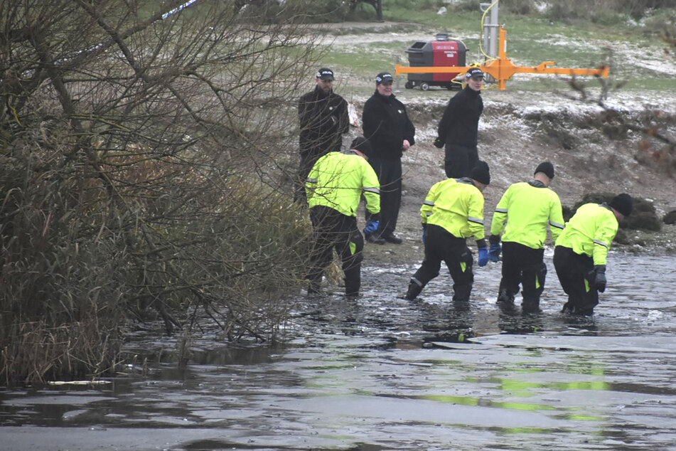 Winter-Chaos in England: Vier Kinder brechen in See ein, drei von ihnen sterben