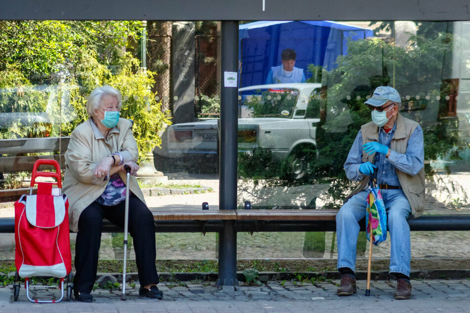 Bus statt Auto: Der Freistaat Bayern versucht mit Anreizen, Senioren die öffentlichen Verkehrsmittel attraktiver zu machen. (Symbolbild)