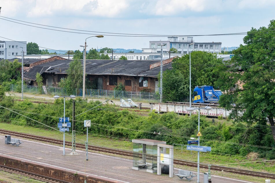 Am Haltepunkt Dresden-Friedrichstadt führt Euch ein Rundgang über ehemalige Bahn-Anlagen.