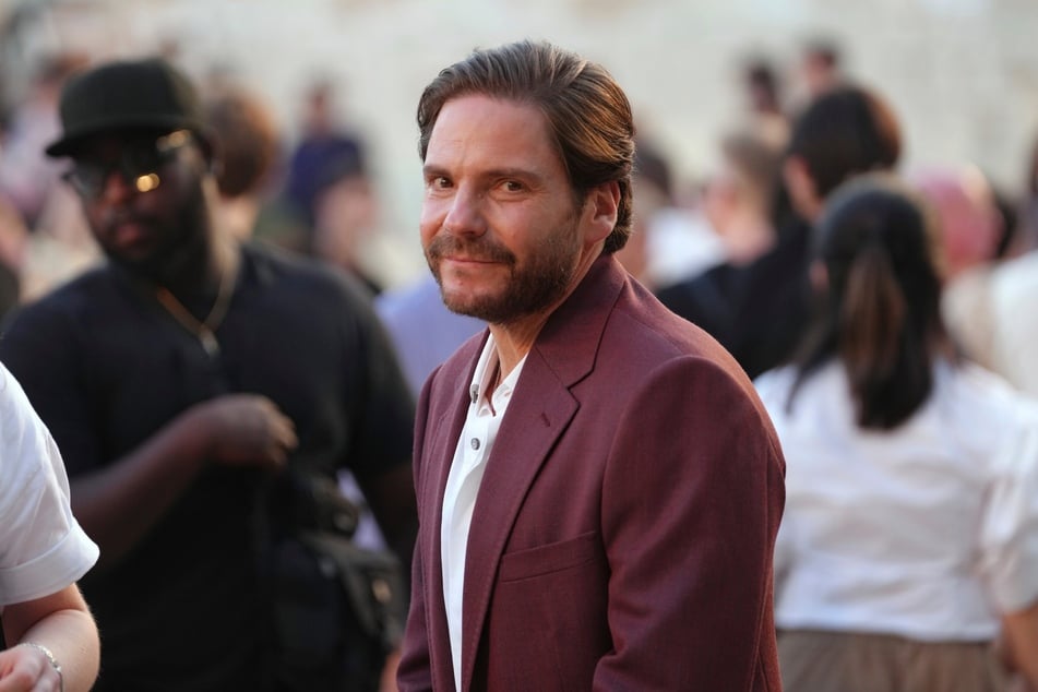 Daniel Brühl (48) ist als Bösewicht Lord Voldemort zu hören.