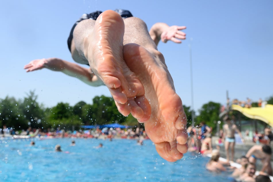 Bald wird in Dresden wieder im Freien geplanscht.